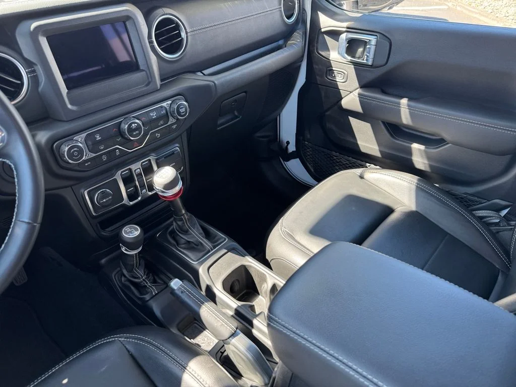 Used 2021 White Jeep Unlimited Sahara image 20