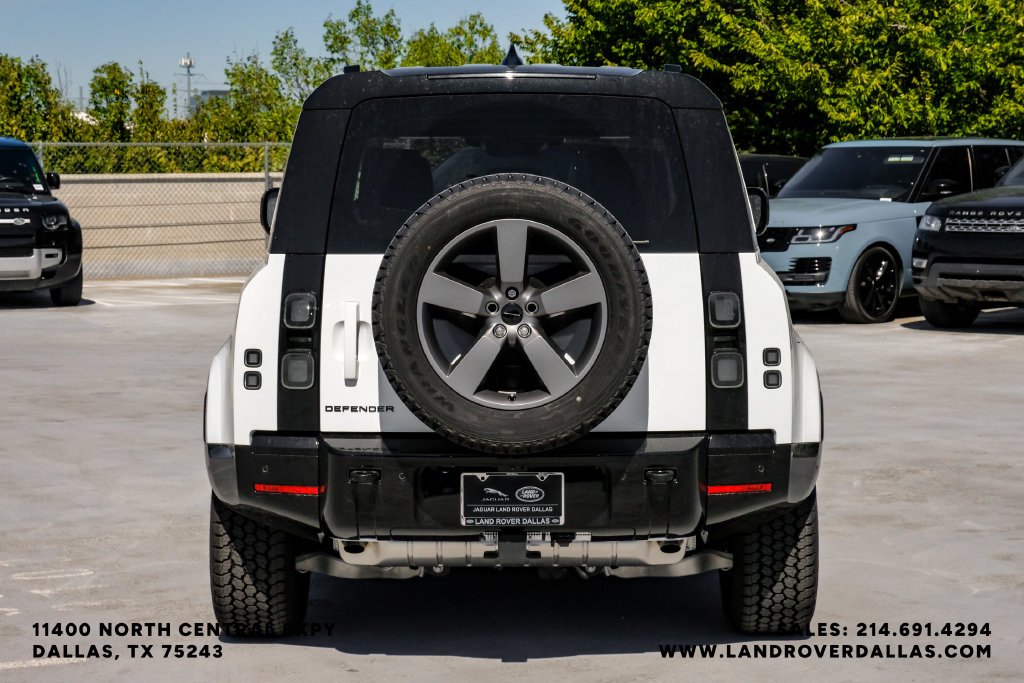 New 2026 Fuji White Land Rover X-Dynamic SE image 7