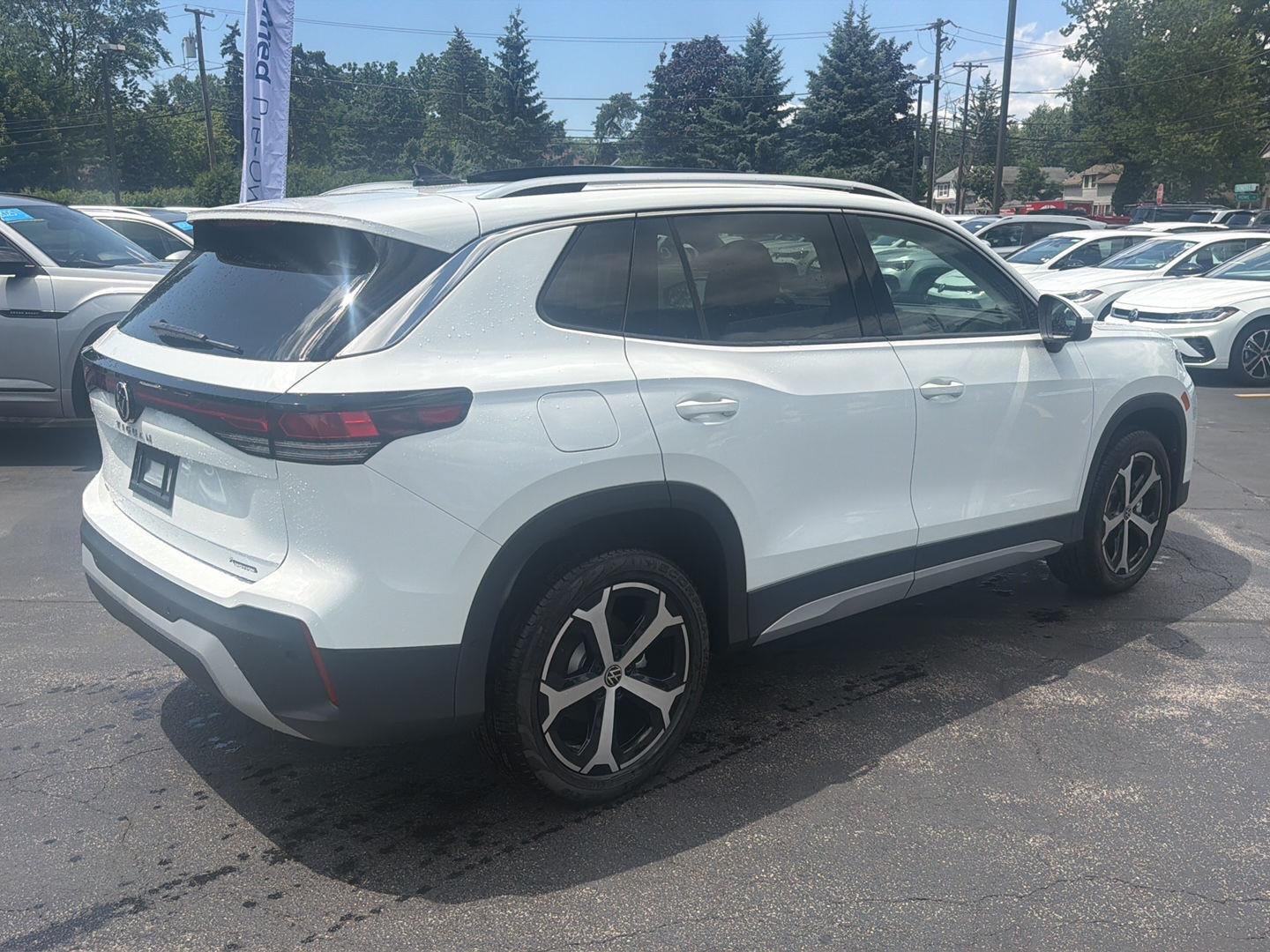 New 2026 White Volkswagen 2.0T SE image 3