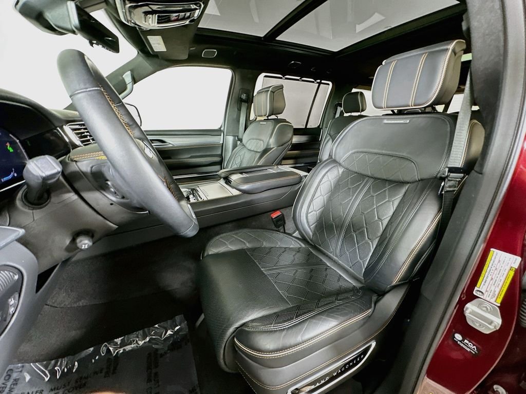 Used 2023 Velvet Jeep Series III image 11