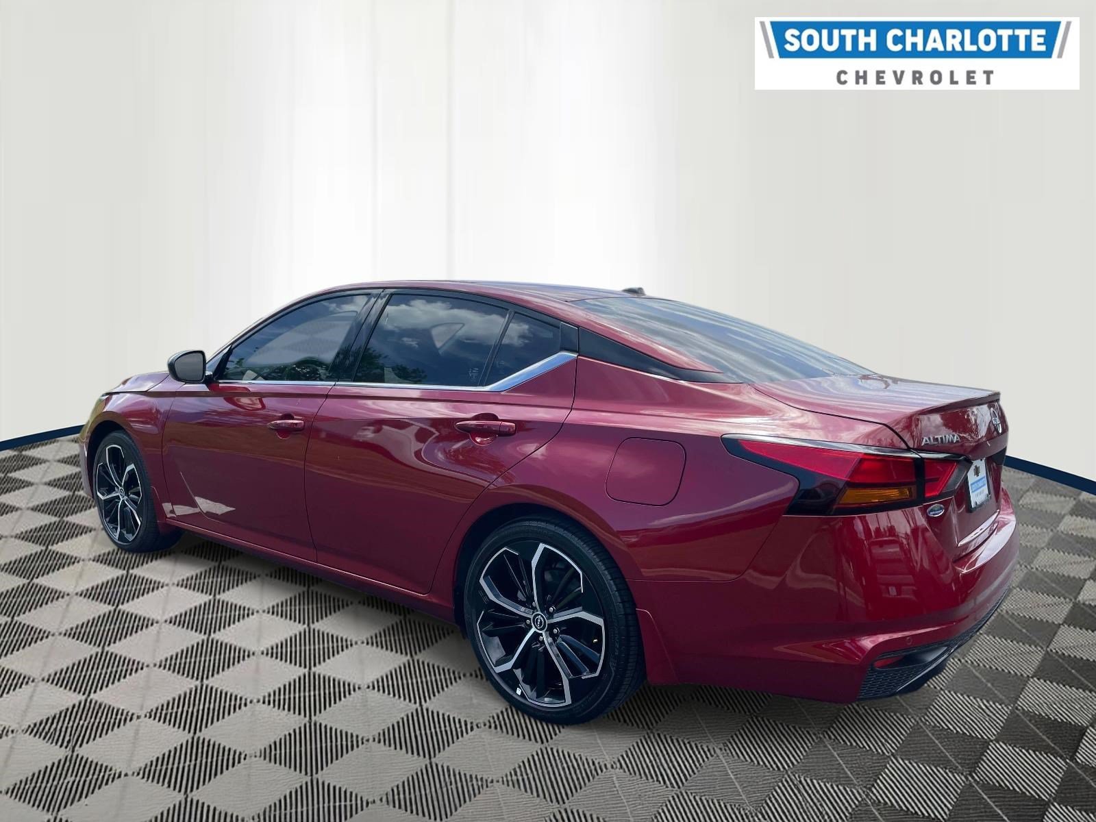 Used 2026 Red Nissan SR FWD image 6