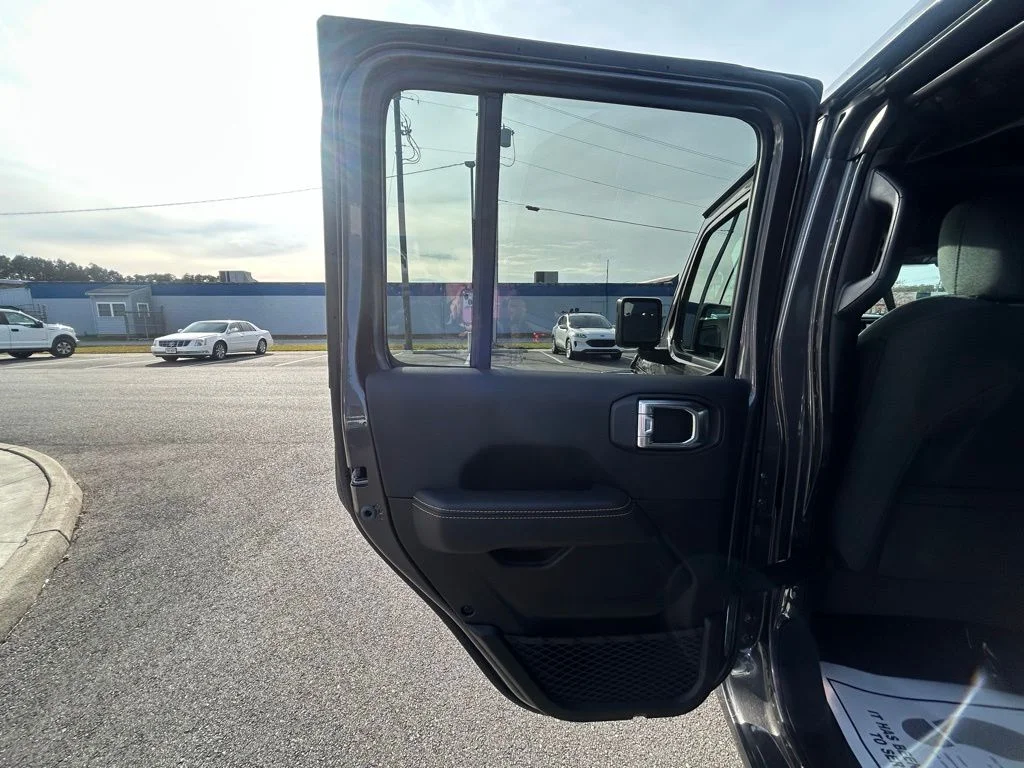 2026 Jeep Wrangler 4-Door Sahara - Photo 29