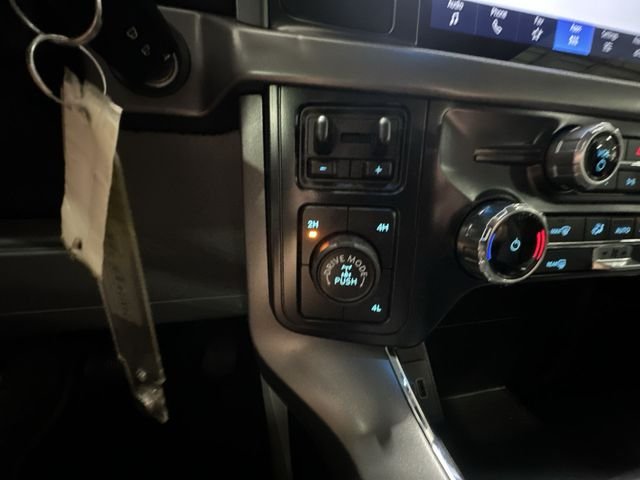 Used 2026 Oxford White Ford XLT image 27