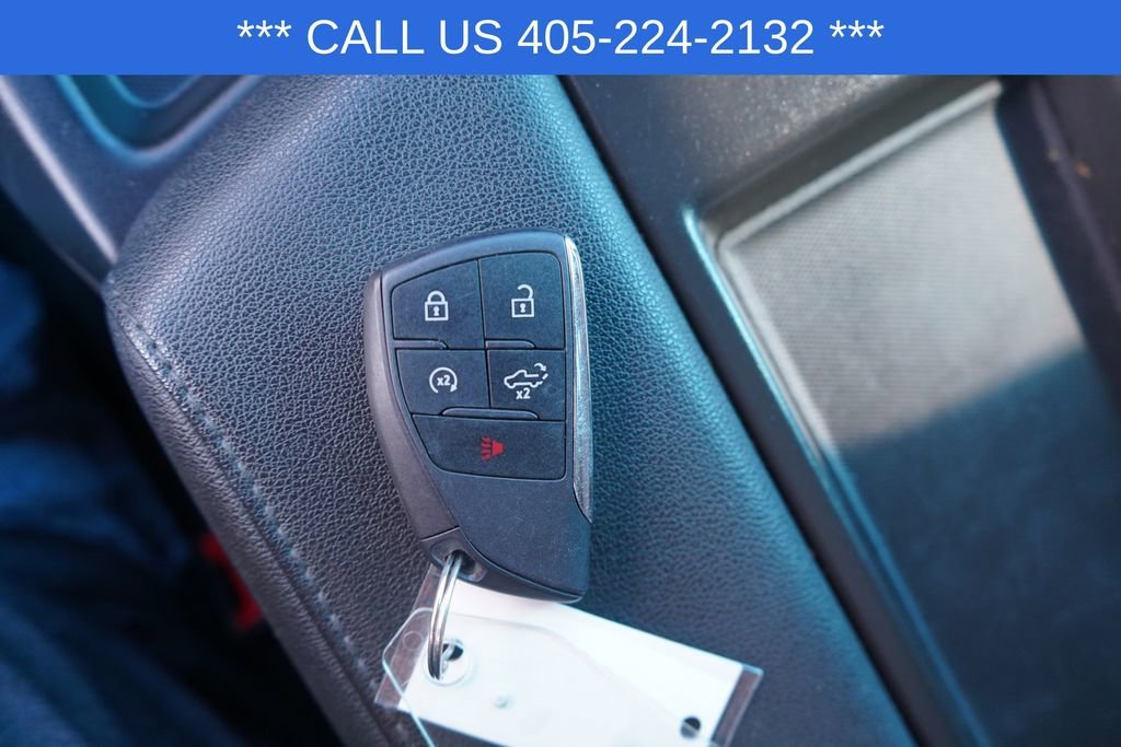 Used 2025 Summit White Chevrolet Custom image 40