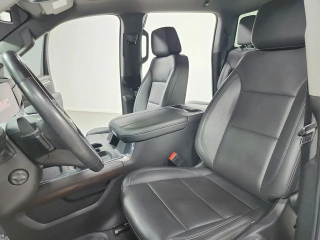 Used 2023 White GMC SLT image 19