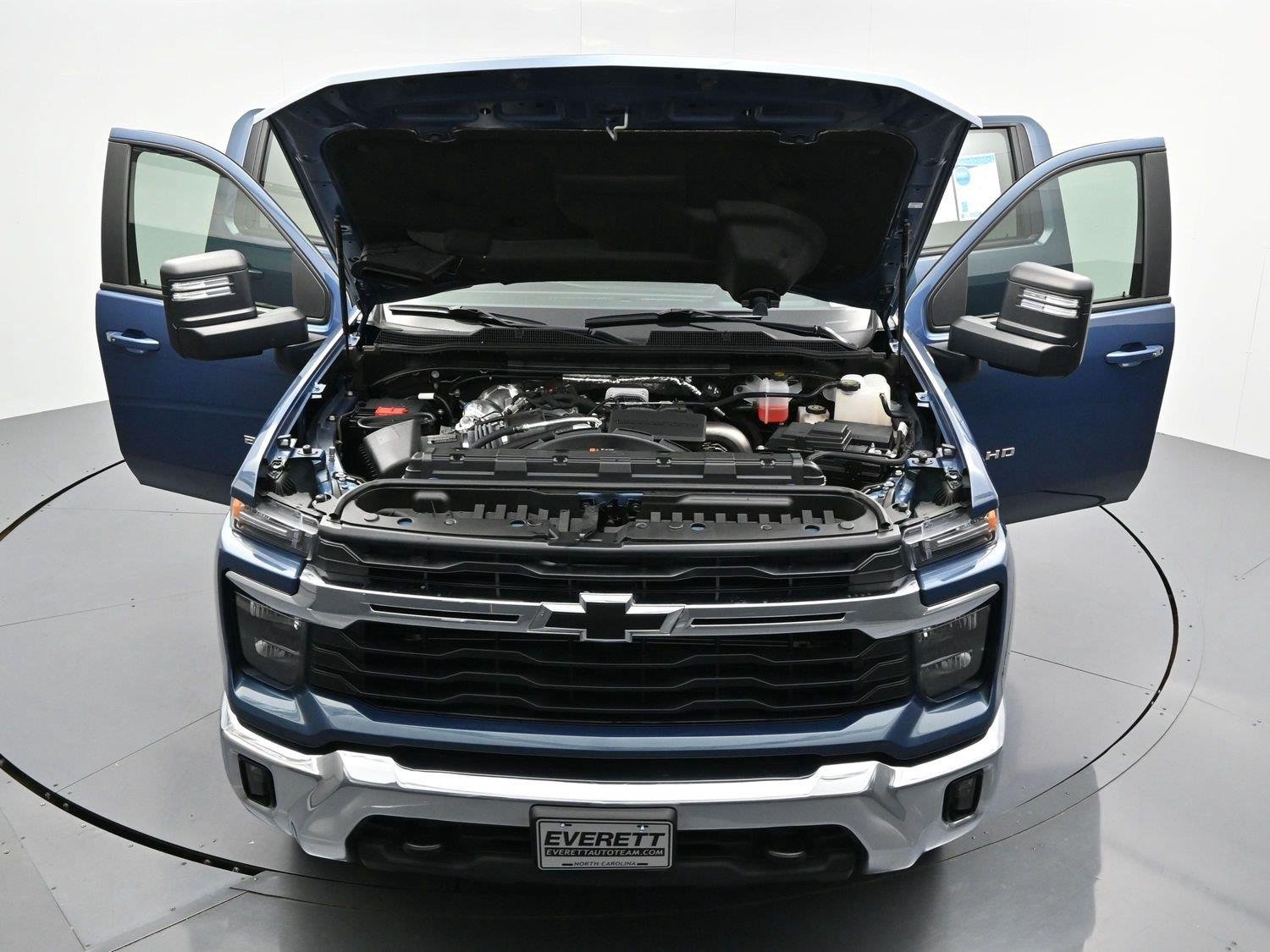 Used 2026 Lakeshore Blue Metallic Chevrolet LT image 43