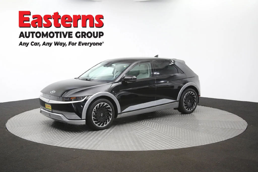 Used 2023 Black Hyundai Limited image 61