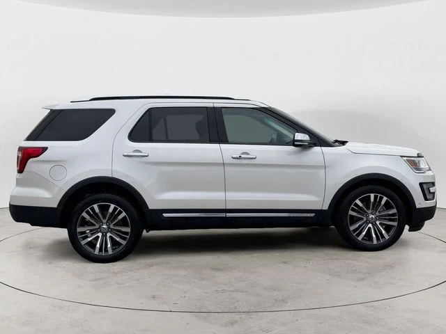 Used 2017 White Ford Platinum image 6