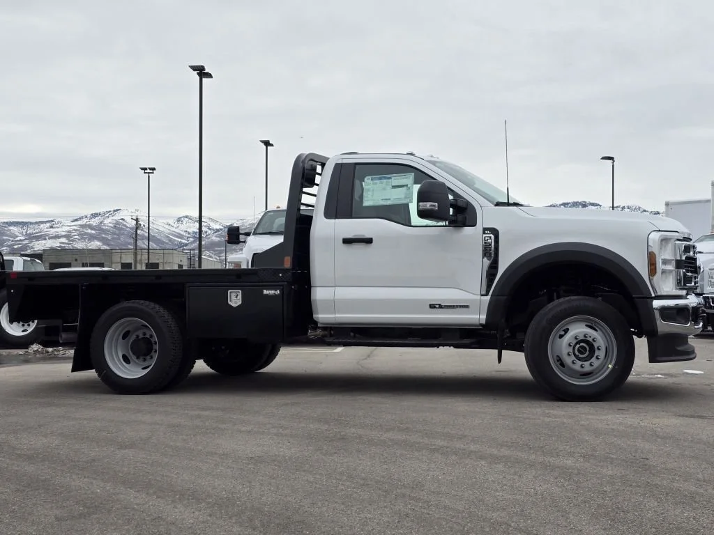 2025 Ford F-550 Super Duty Chassis Cab XL - Photo 23