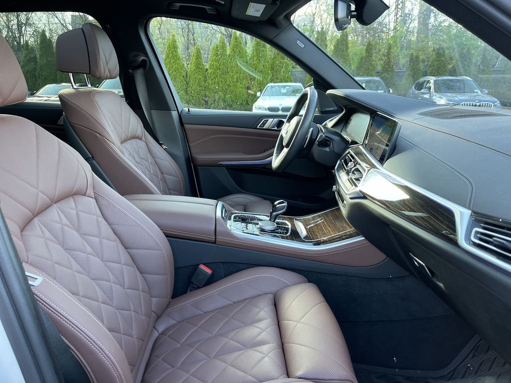 Certified Used 2023 Alpine White BMW M50i image 24