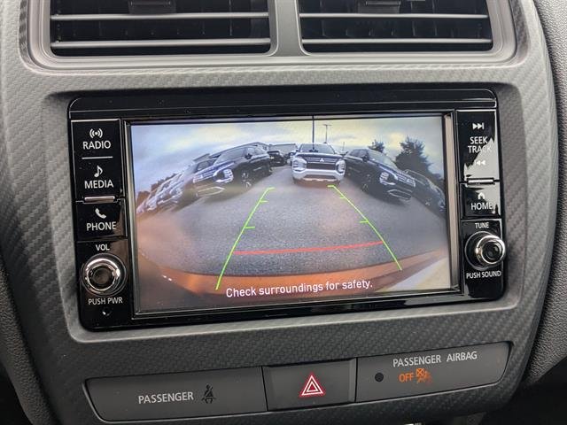 Used 2025  Mitsubishi SE image 20