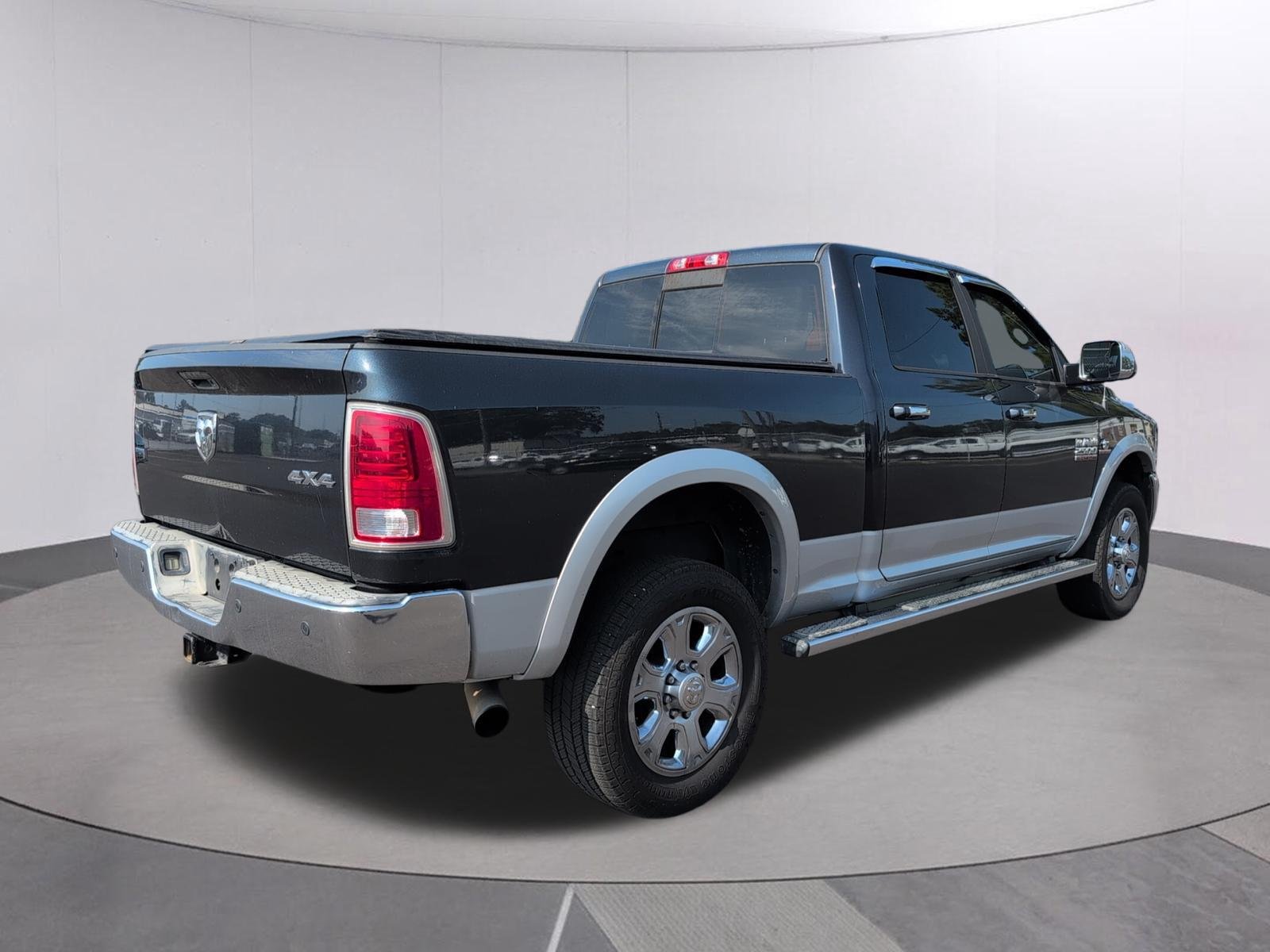 Used 2014 Bright White Clearcoat Ram Laramie image 5