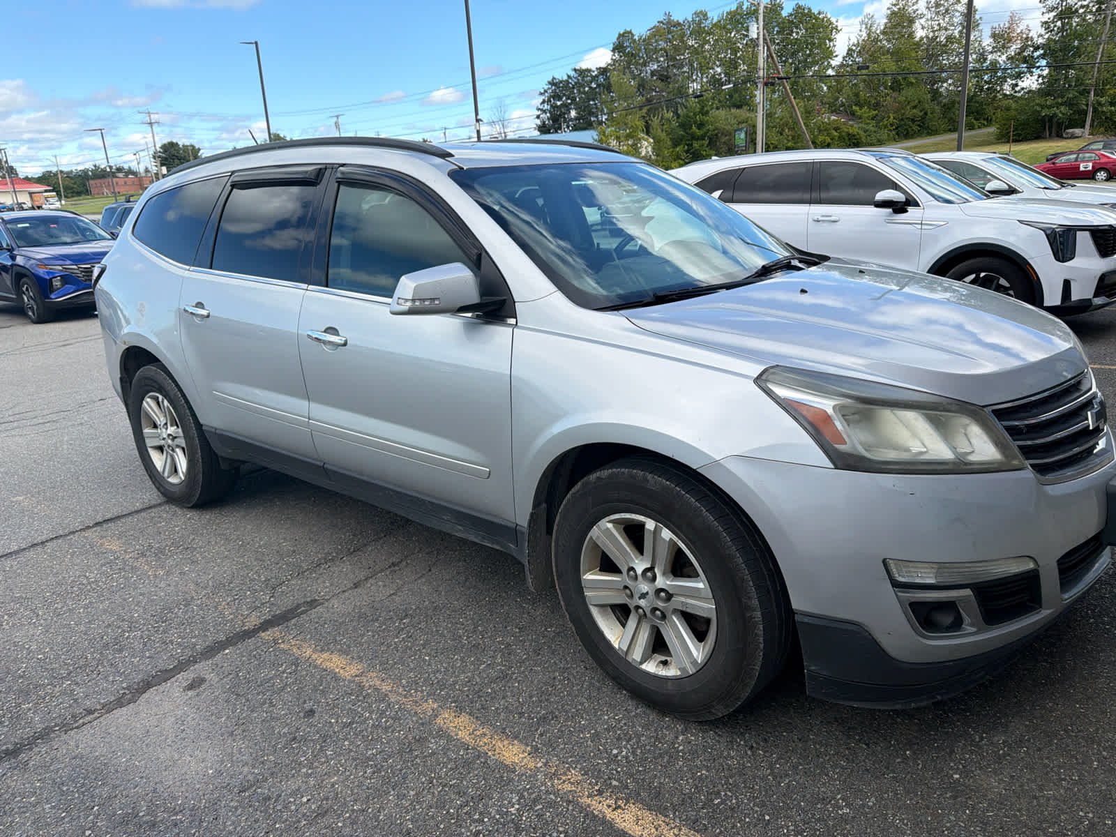 Used 2014 Silver Ice Metallic Chevrolet LT image 2