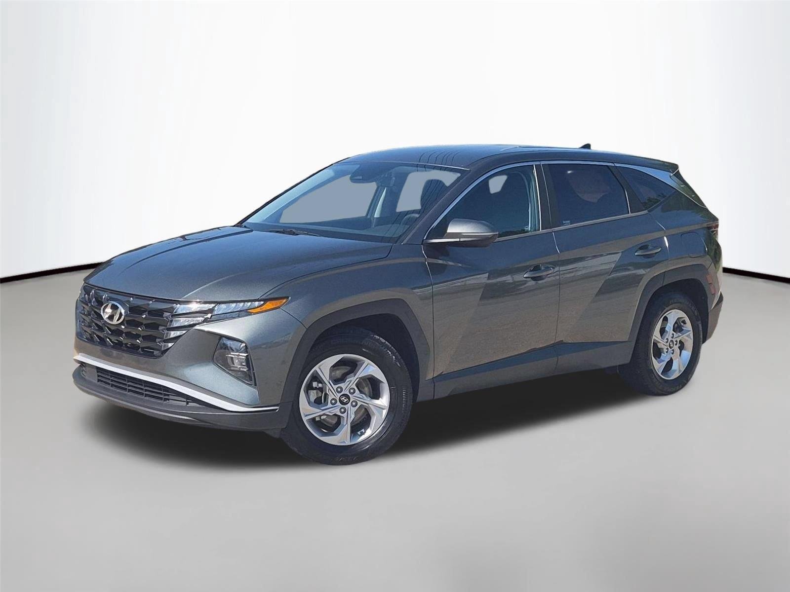 Used 2022 Amazon Gray Hyundai SE image 1