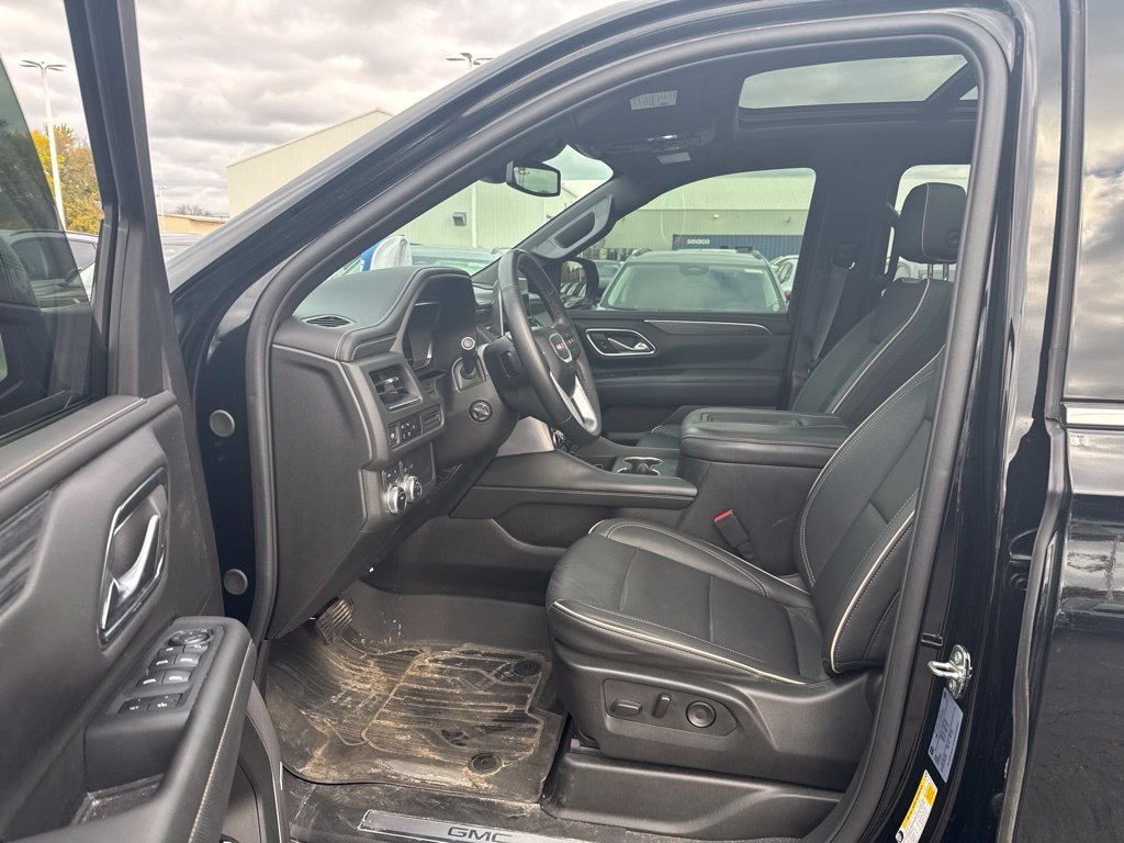 Used 2024 Onyx Black GMC SLT image 9