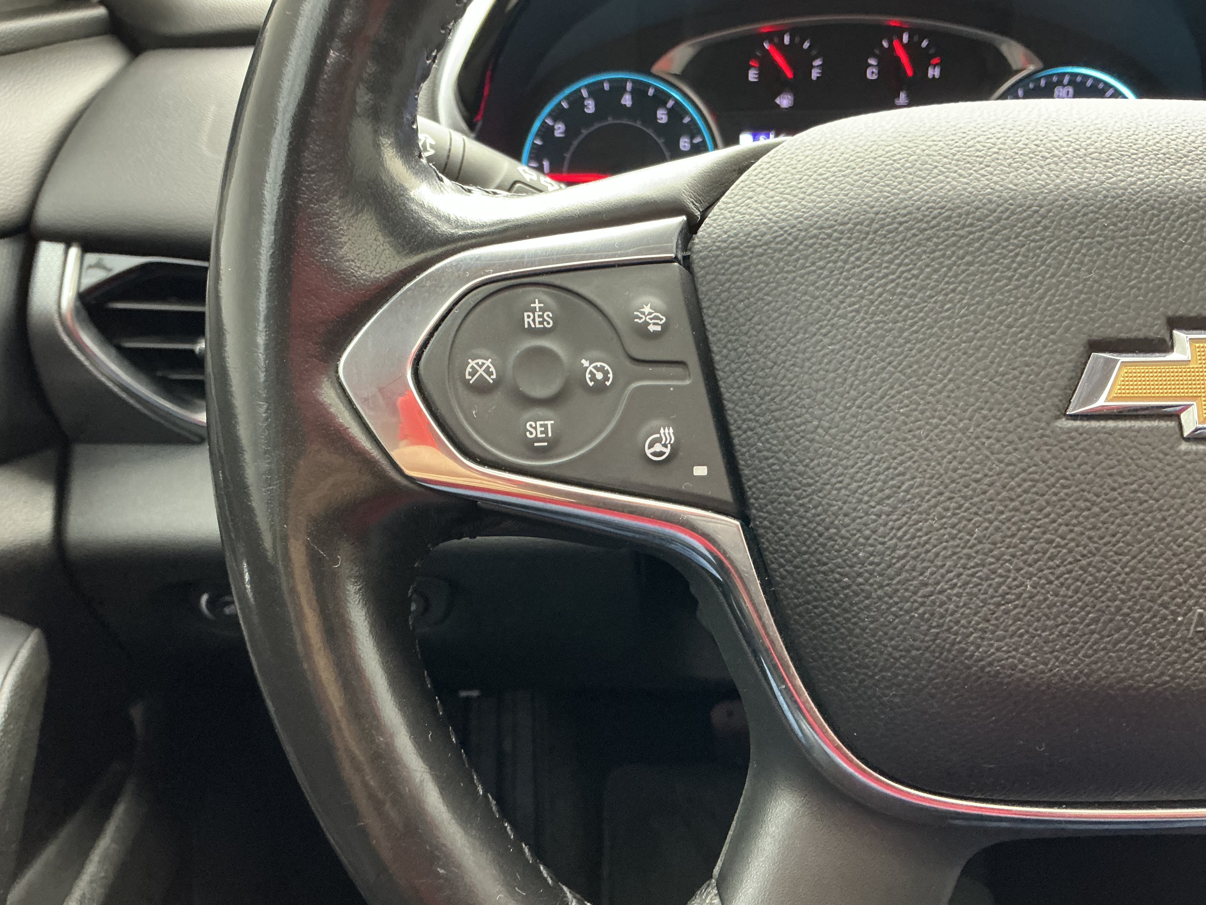 Certified Used 2019 Iridescent Pearl Tricoat Chevrolet Premier image 9