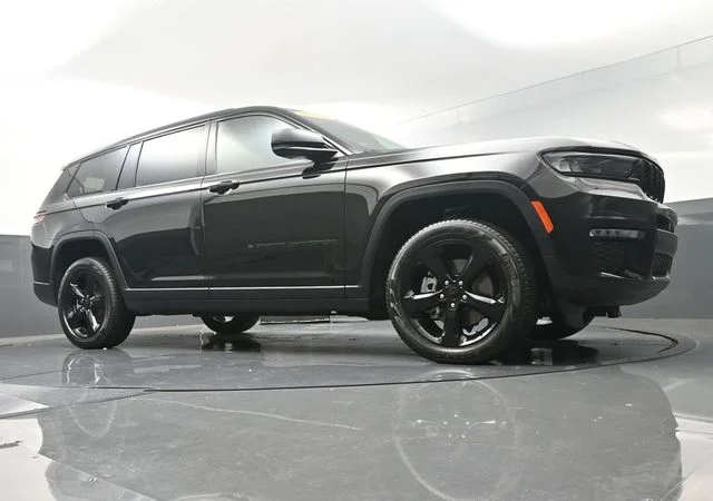 Used 2024 Black Jeep Limited image 33