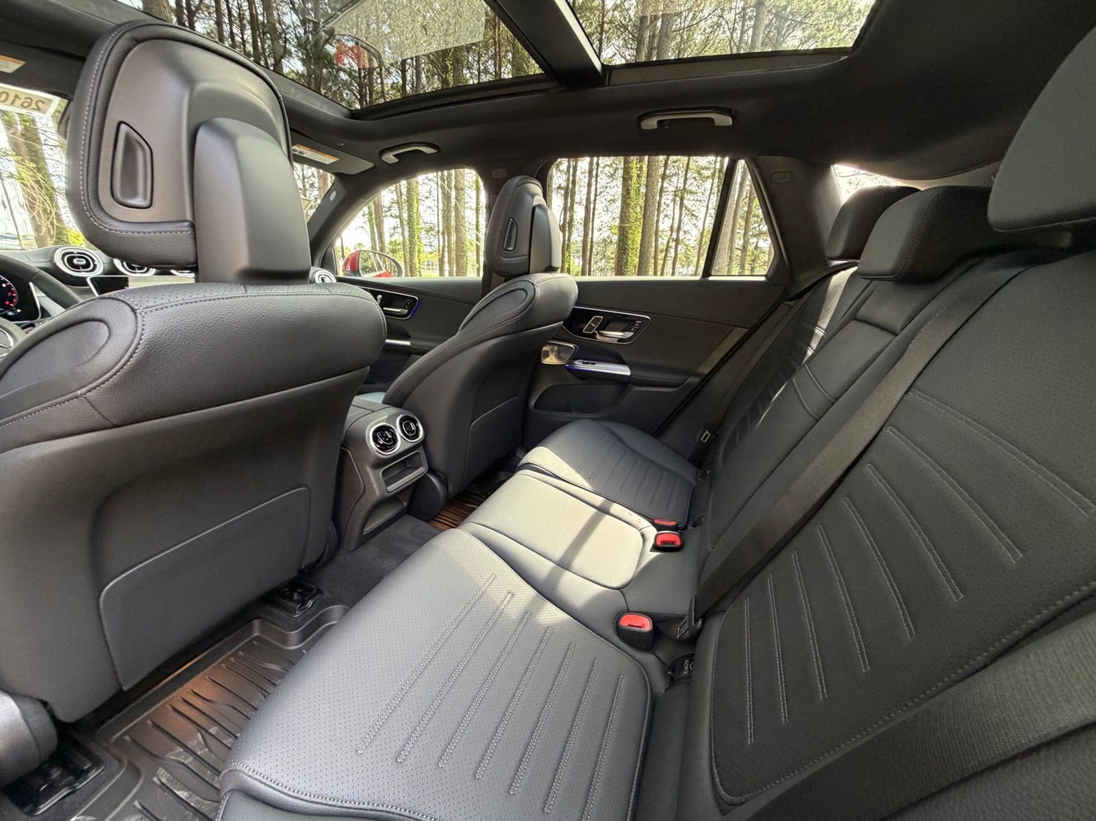 New 2026 Red Mercedes-Benz GLC 300 image 40
