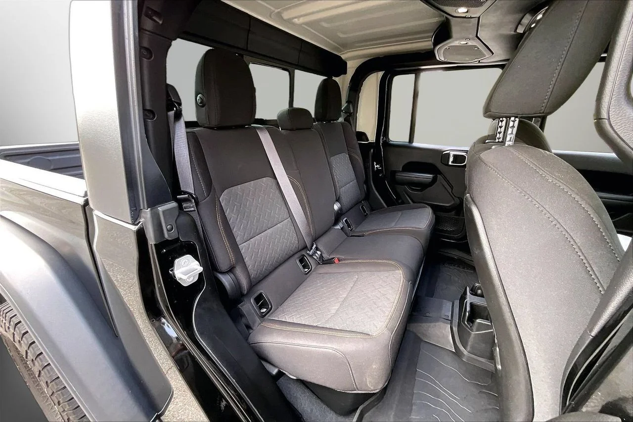 Certified Used 2024 Black Jeep Mojave image 23