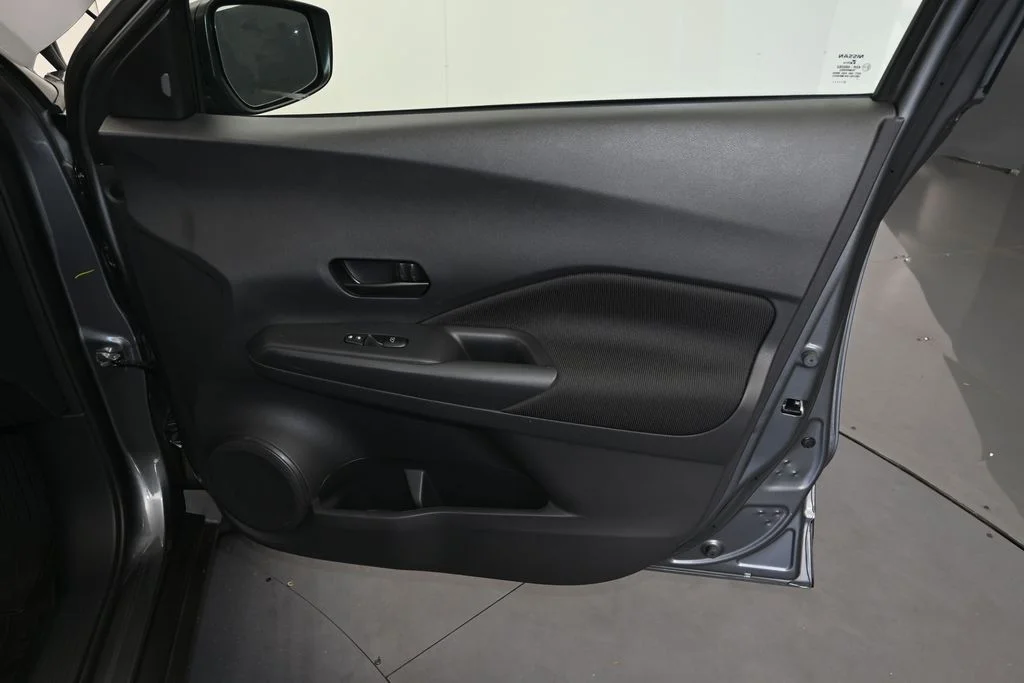Certified Used 2025 Gun Metallic Nissan S image 17