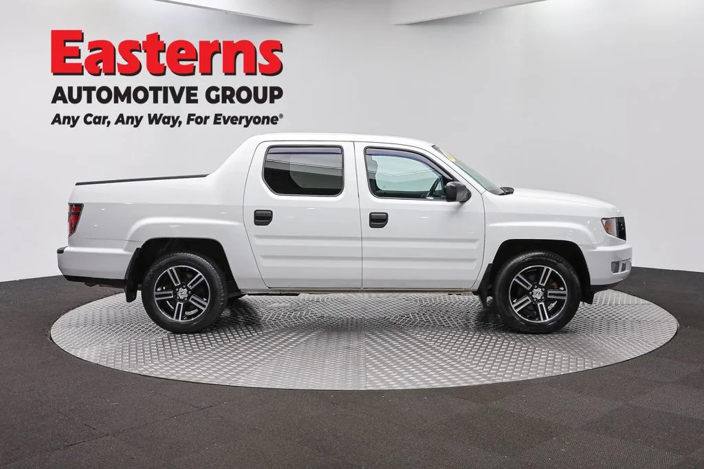 Used 2014 White Honda Sport image 4