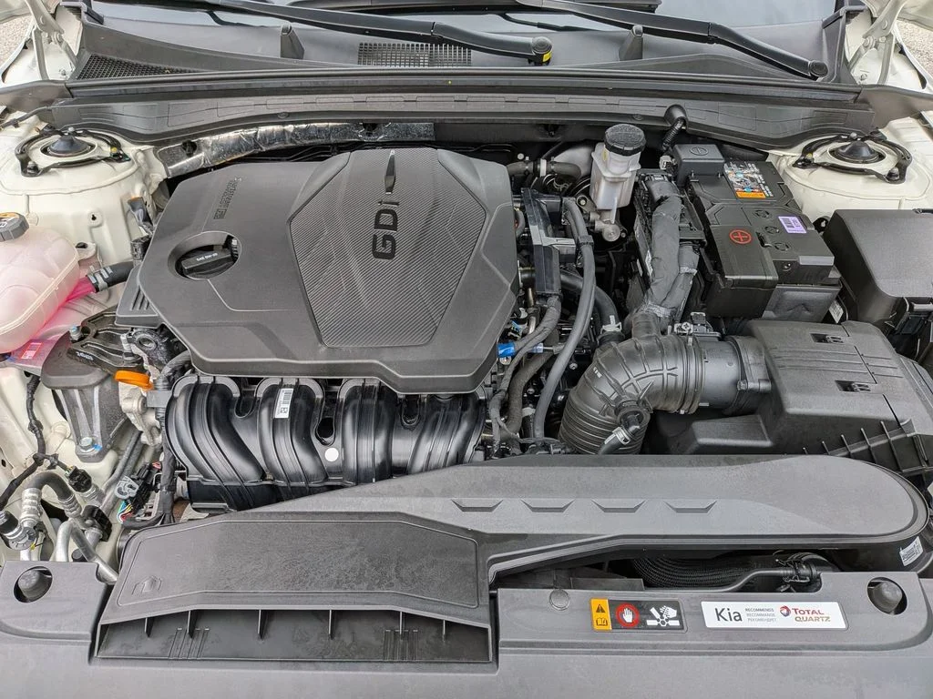 Used 2025 White Kia GT-Line image 26