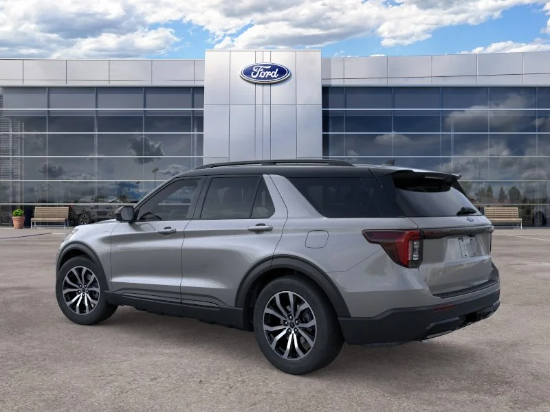 New 2026 Carbonized Gray Metallic Ford ST-Line image 4