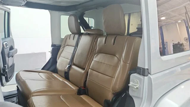 Used 2023 Silver Jeep Sahara 4xe image 18