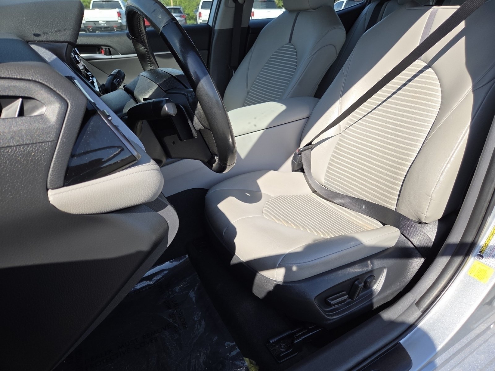 2023 Toyota Camry SE - Photo 25