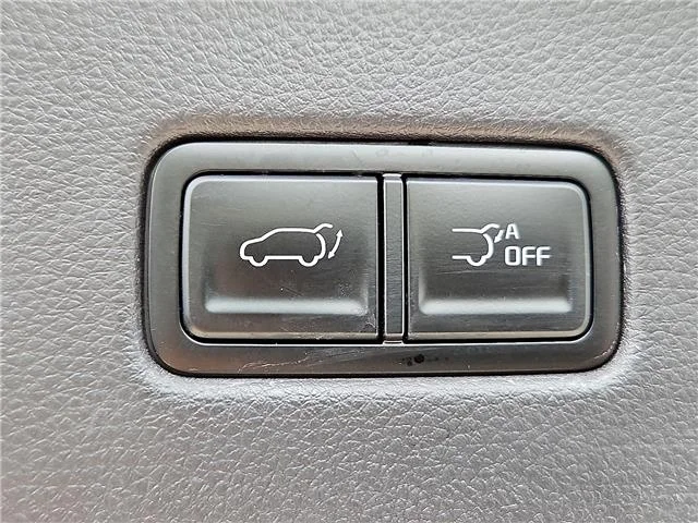 Used 2025 Aurora Black Pearl KIA SX Prestige Passenger image 9