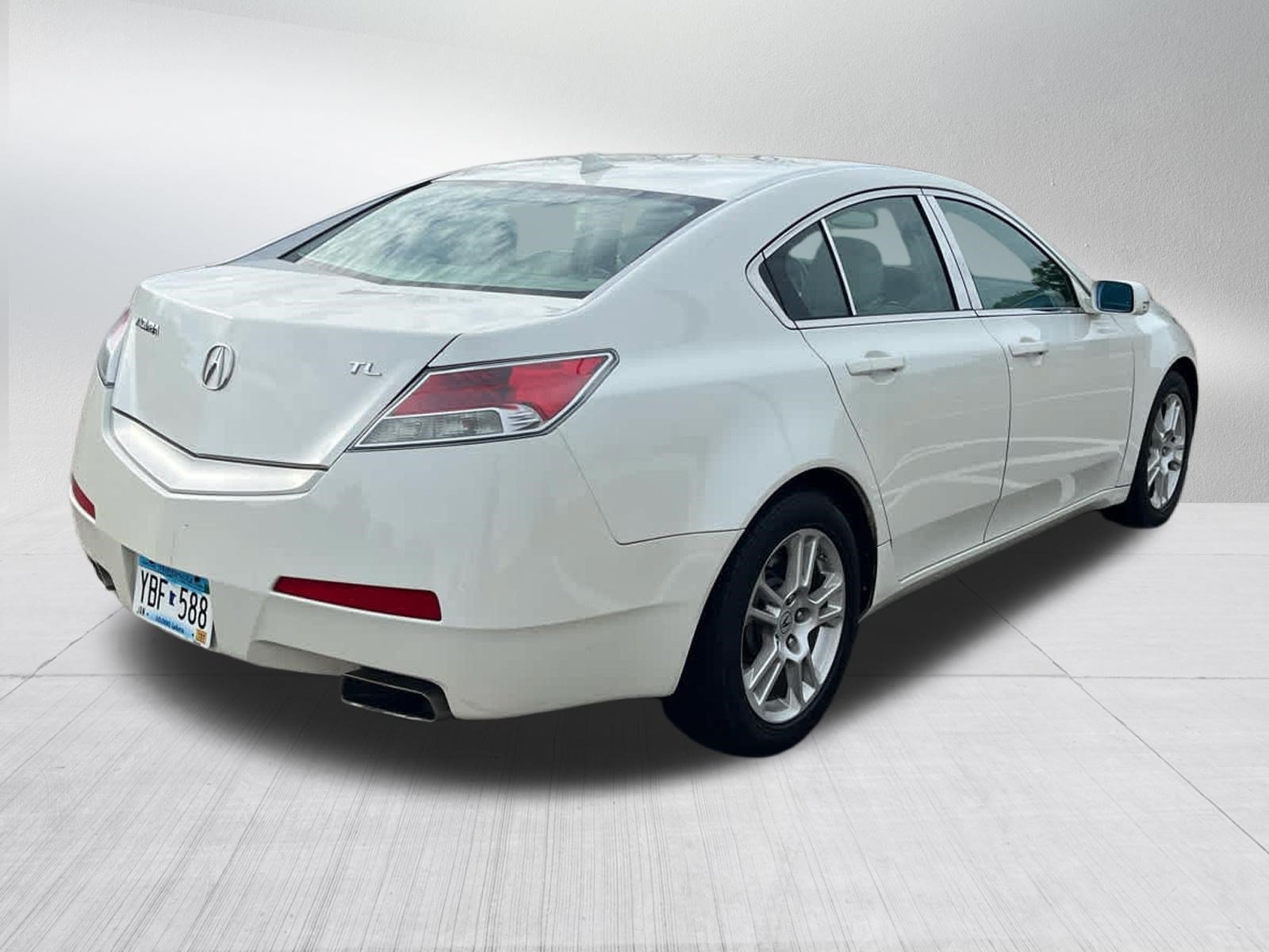 Used 2011 White Diamond Pearl Acura  image 5