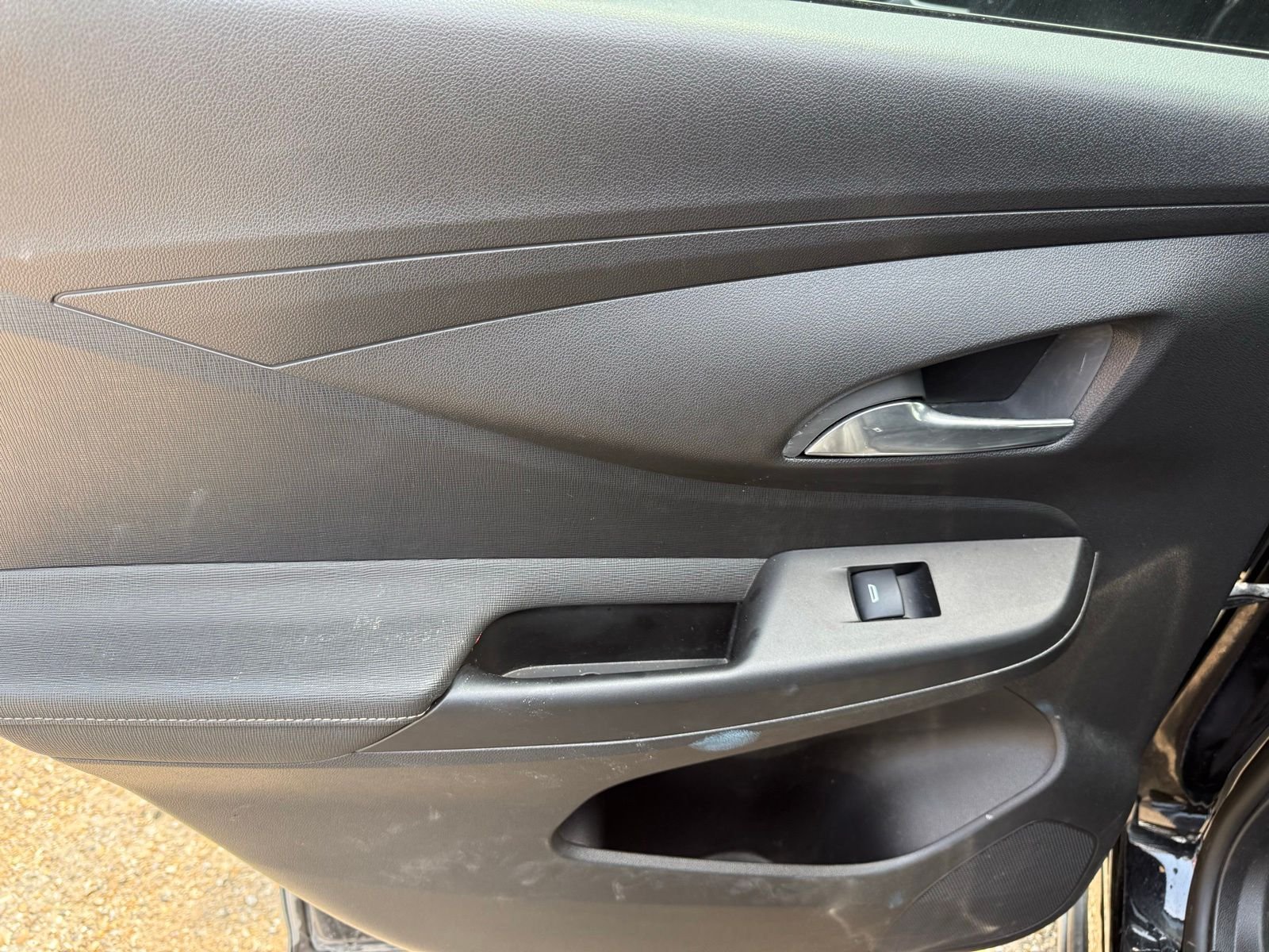 Used 2025 Black Buick Avenir image 13