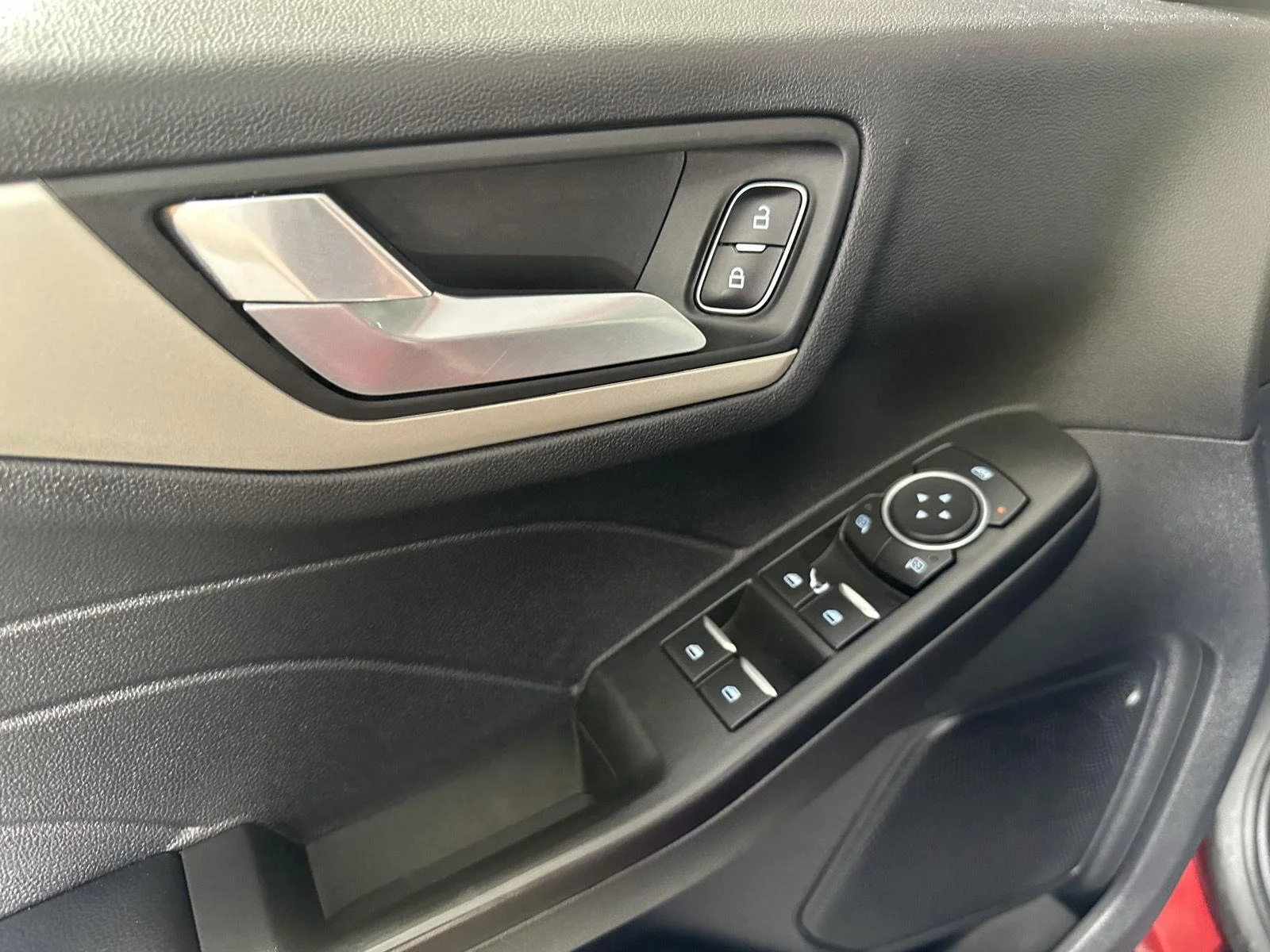 Used 2022 Rapid Red Metallic Tinted Clearcoat Ford SEL image 17