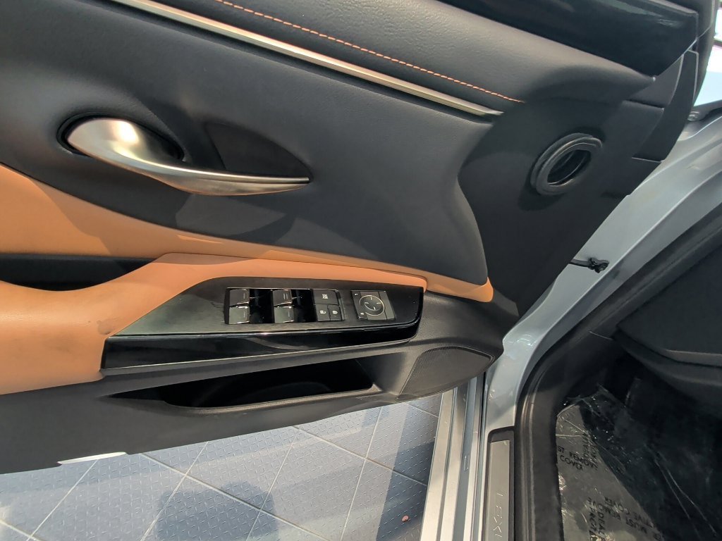 2023 Lexus ES 350 - Photo 10