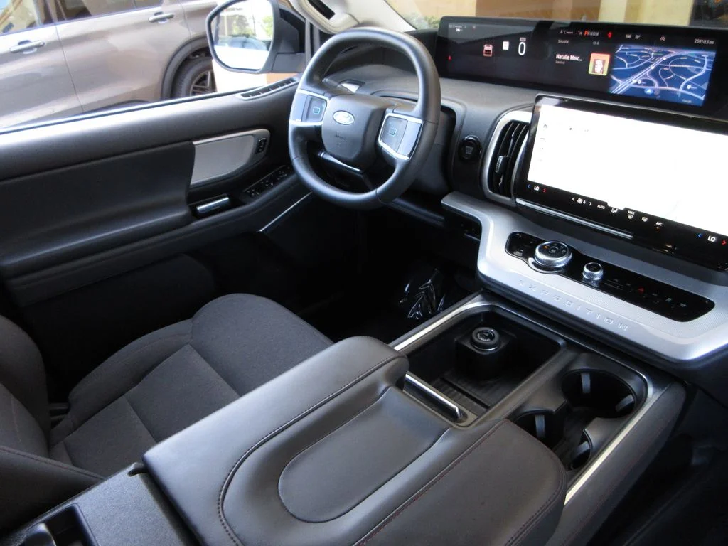 Certified Used 2025 Oxford White Ford Active image 18