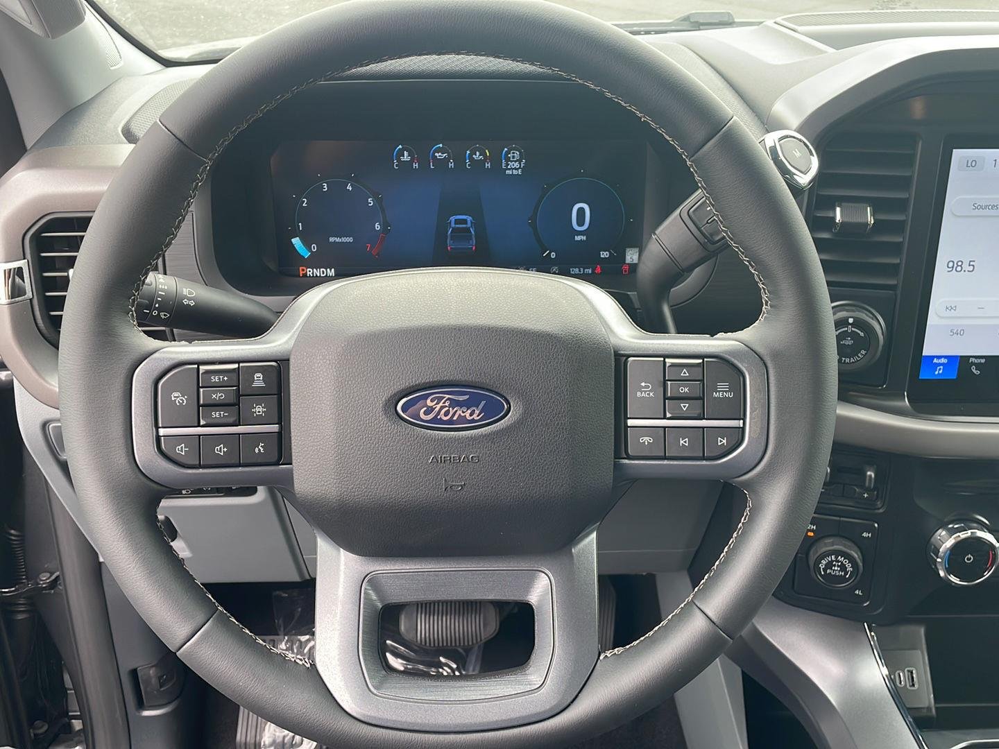 New 2026 Carbonized Gray Metallic Ford XLT image 13