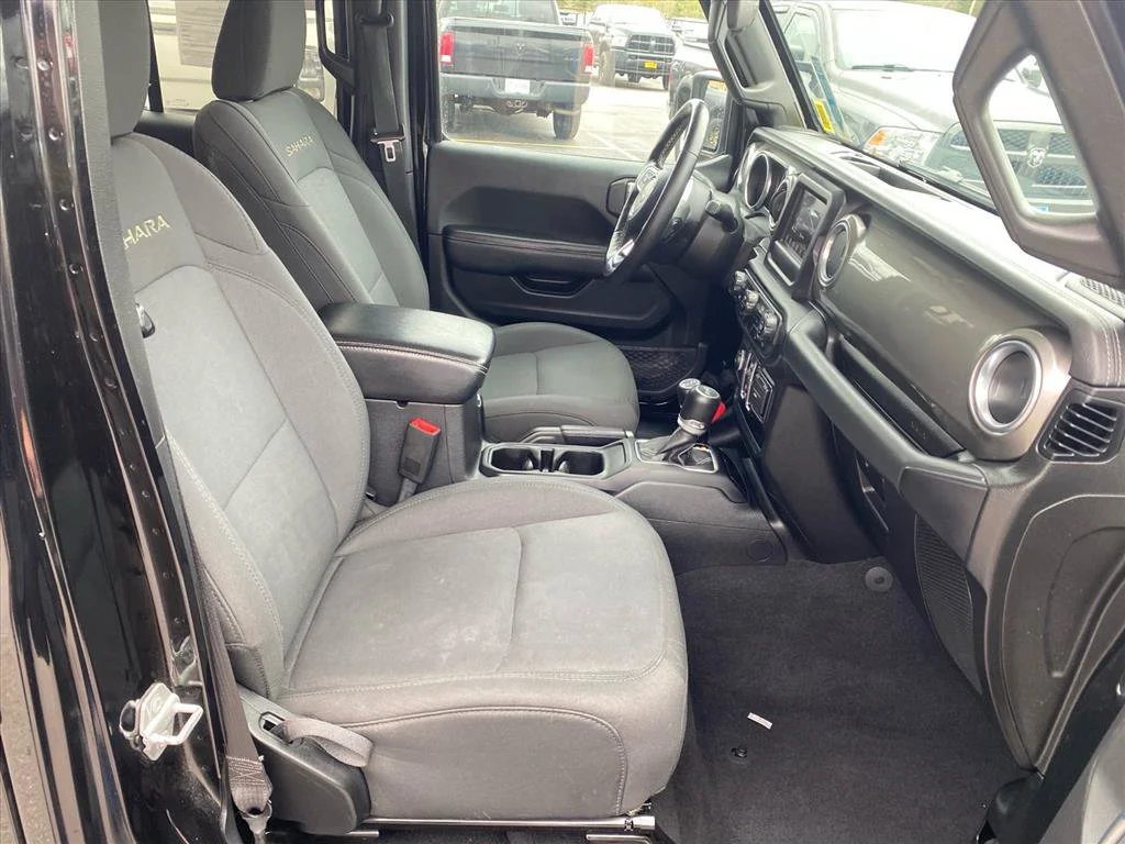 Used 2020 Black Clearcoat Jeep Sahara image 25