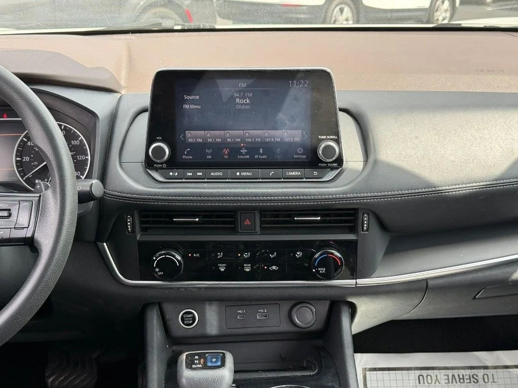 Used 2022 White Nissan S image 14