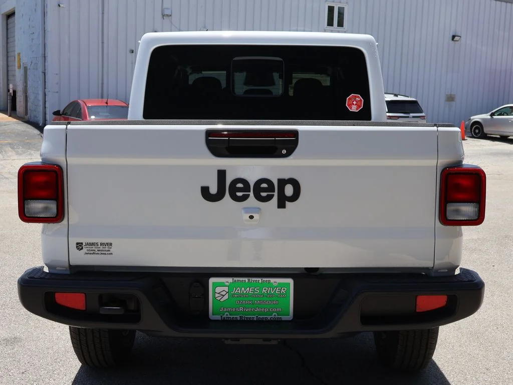 New 2026 Bright White Clear-Coat Exterior Paint Jeep Sport S image 4