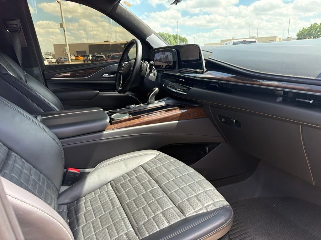Used 2023 White Cadillac Sport Platinum image 9