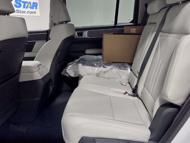 New 2027 White Hyundai SEL image 6