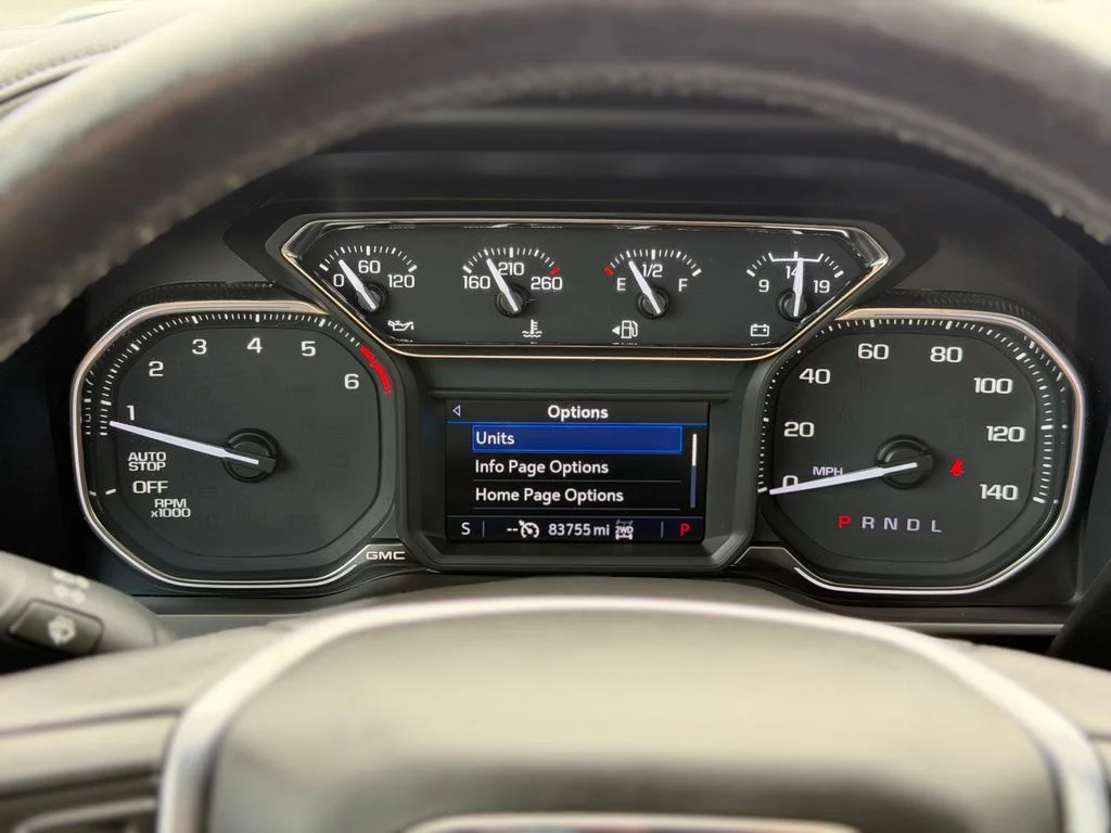Used 2022 White GMC Elevation image 13
