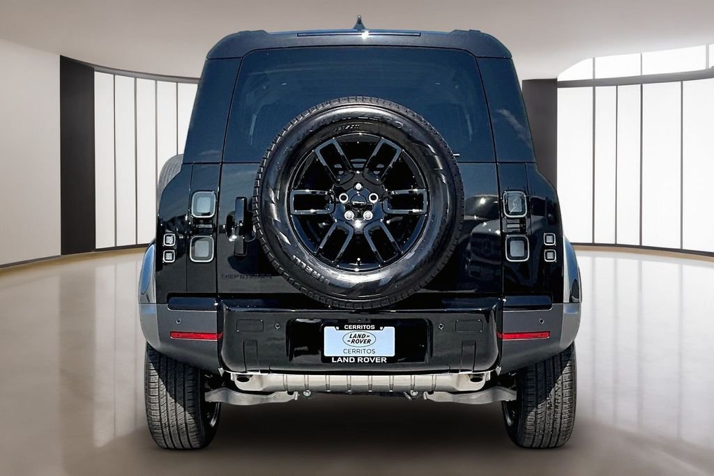 New 2026 SANTORINI BLACK Land Rover S image 4