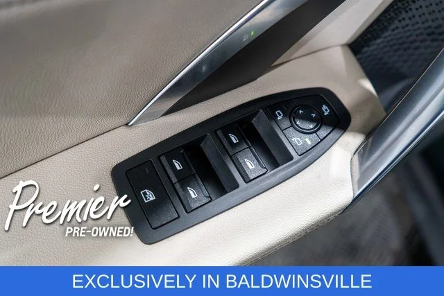 Used 2023 Green BMW xDrive28i image 18