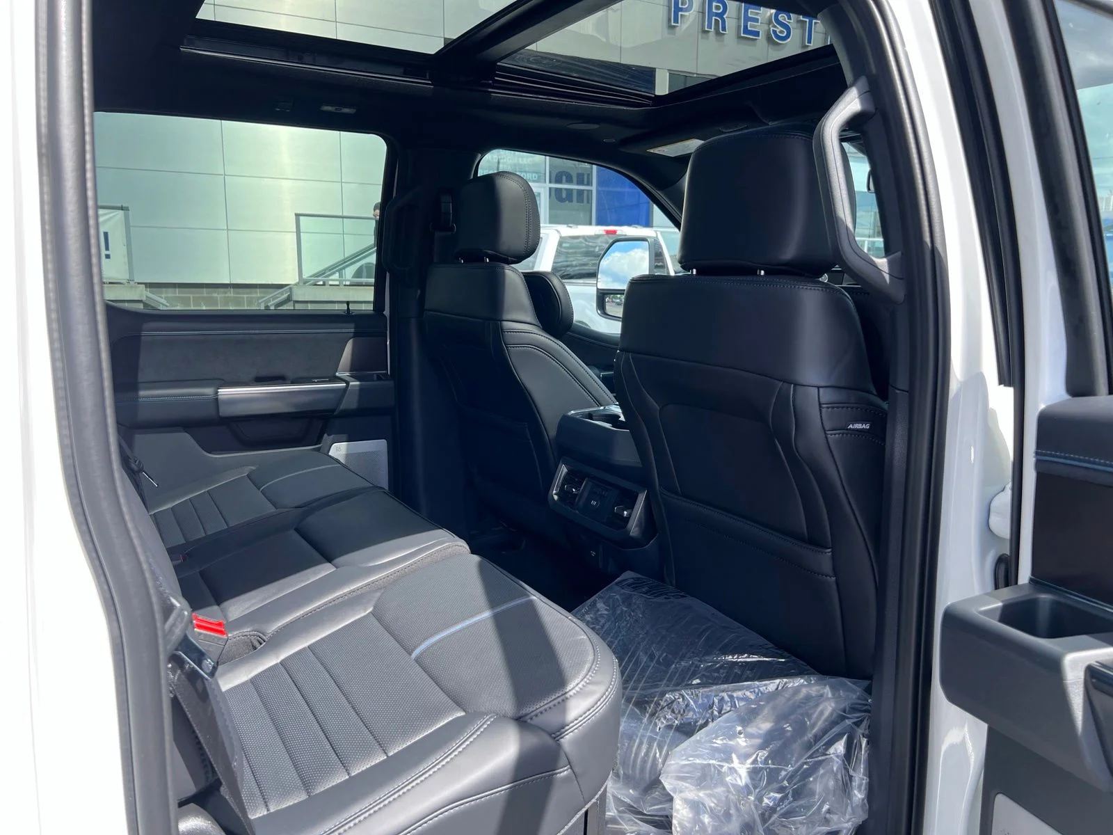 New 2026 Star White Metallic Tri-Coat Ford F-350® Platinum® image 59