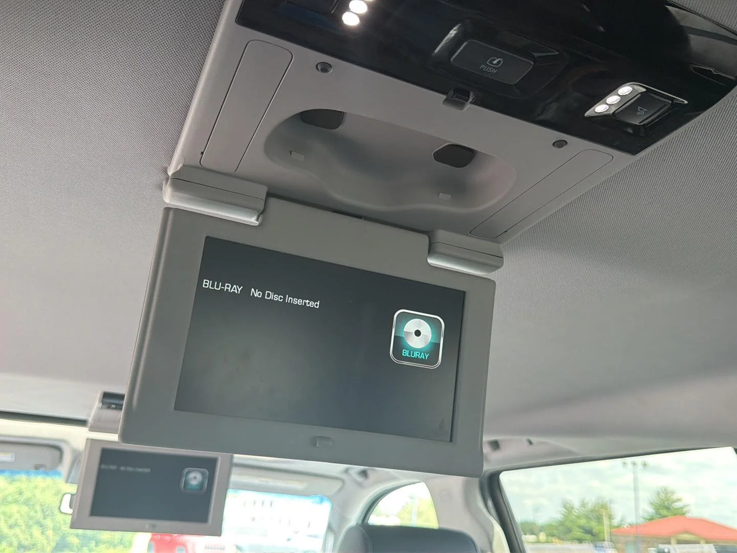 Used 2019 Black Chevrolet Premier image 24