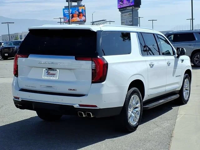 Used 2025 Summit White GMC Denali image 4