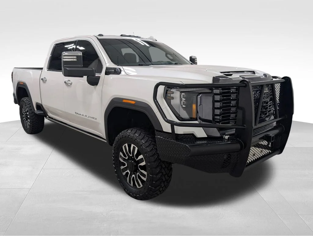 Used 2024 White Frost Tri-Coat GMC Denali Ultimate image 22