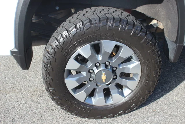 Used 2023 White Chevrolet LT image 34