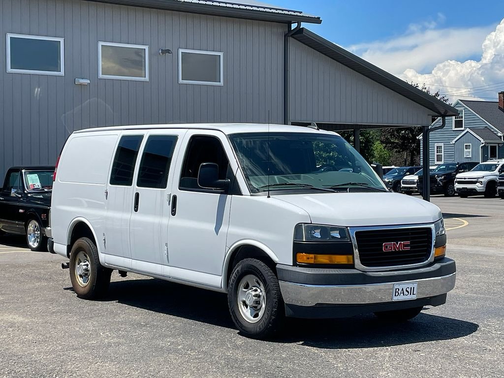 Used 2019 White GMC Work Van image 34